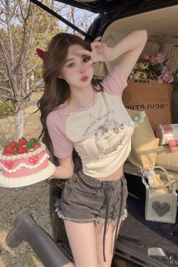 Y2K Grunge Cute Cat Baseball T-Shirt - Retro 90s Summer Outfit, Pastel Goth, Y2K Fashion
