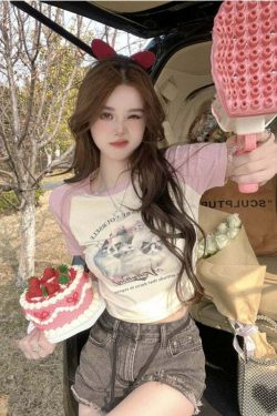 Y2K Grunge Cute Cat Baseball T-Shirt - Retro 90s Summer Outfit, Pastel Goth, Y2K Fashion