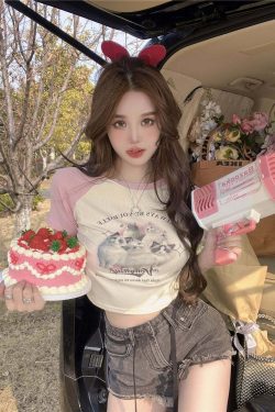 Y2K Grunge Cute Cat Baseball T-Shirt - Retro 90s Summer Outfit, Pastel Goth, Y2K Fashion