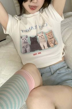 Y2K Grunge Cute Cat Friends Crop Top - Perfect for 90s Summer Outfits and Retro Y2K Fashion