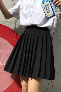Y2K Grunge Dark Academia Schoolgirl Pleated Skirt - 90s Retro Black Skirt Outfit