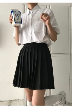 Y2K Grunge Dark Academia Schoolgirl Pleated Skirt - 90s Retro Black Skirt Outfit