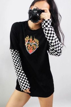 Y2K Grunge Flaming Heart Sweatshirt ?? | 90s Retro Style | Y2K Summer & Party Outfits