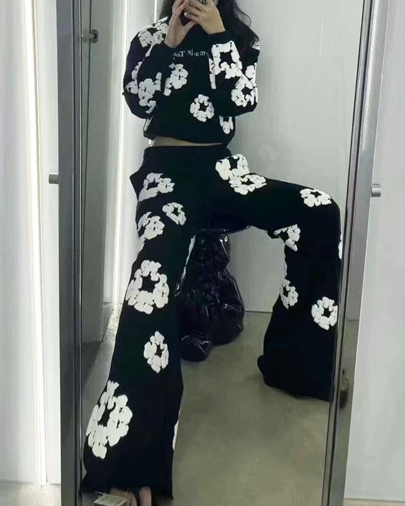 Y2K Grunge Flower Sweatpants - Retro 90s Fashion, Summer Outfits, and Pastel Goth Style