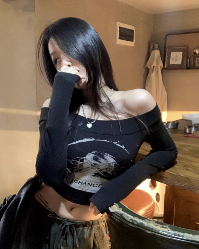Y2K Grunge Goth Long Sleeve Crop Top - Retro 90s Fashion, Summer Y2K Outfits, Pastel Goth Style