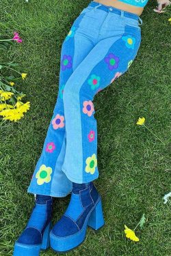 Y2K Grunge Hippie Flower Patch Flare Jeans - Retro 90s Summer Outfit for Women