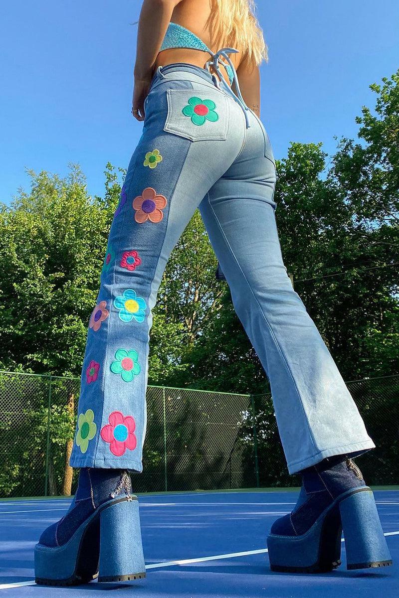 Y2K Grunge Hippie Flower Patch Flare Jeans - Retro 90s Summer Outfit for Women
