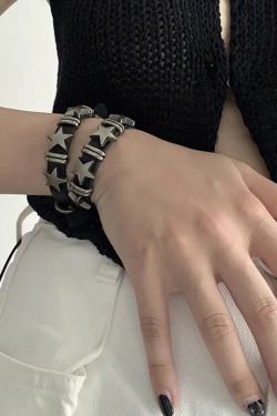 Y2K Grunge Leather Star Bracelet - Retro 90s Fashion, Gothic Y2K, Pastel Goth, Y2K Club Outfit