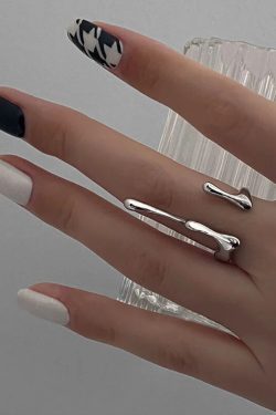 Y2K Grunge Liquid Metal Ring - Retro 90s Fashion, Gothic Y2K, Pastel Goth, Y2K Party Accessory
