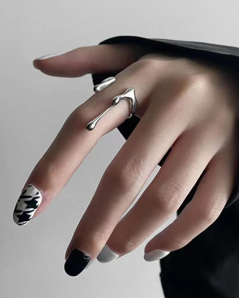 Y2K Grunge Liquid Metal Ring - Retro 90s Fashion, Gothic Y2K, Pastel Goth, Y2K Party Accessory