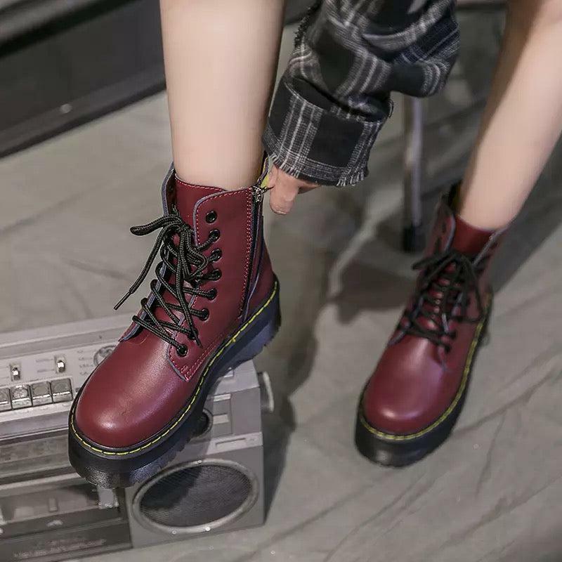 Y2K Grunge Platform Boots - 90s Fashion, Retro Style, Gothic Y2K, Y2K Party Outfits