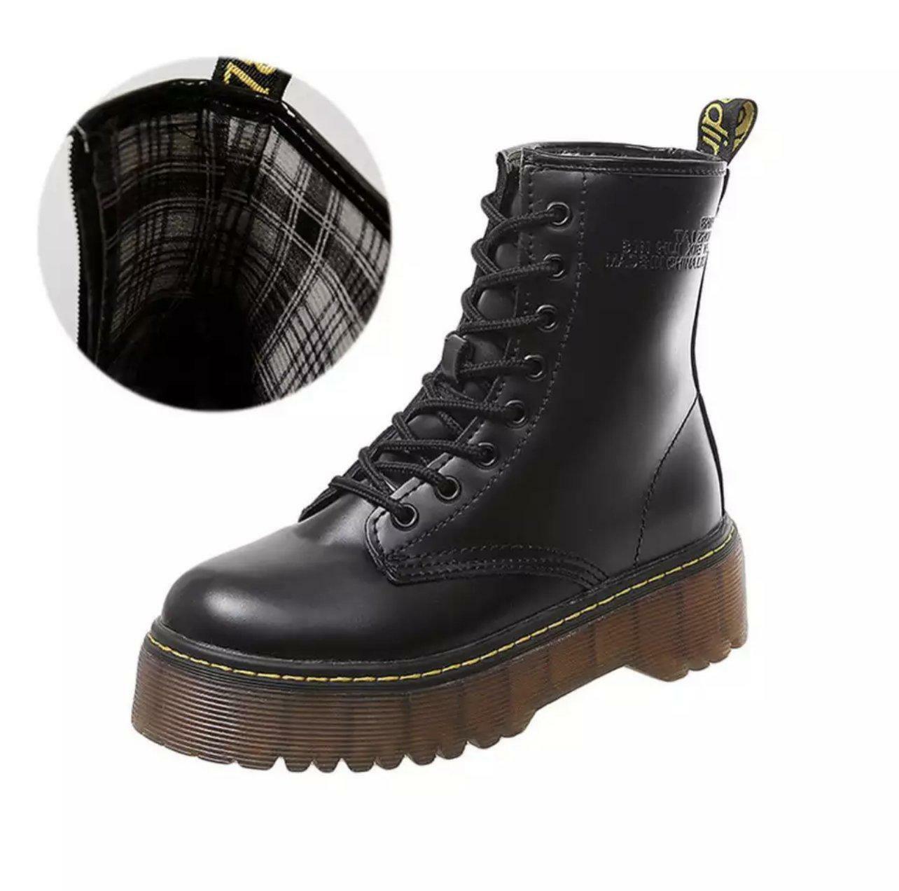 Y2K Grunge Platform Boots - 90s Fashion, Retro Style, Gothic Y2K, Y2K Party Outfits