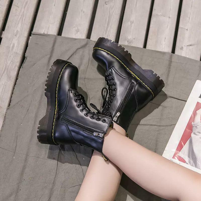 Y2K Grunge Platform Boots - 90s Fashion, Retro Style, Gothic Y2K, Y2K Party Outfits
