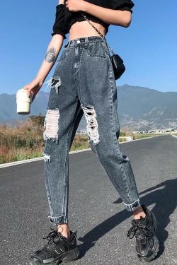 Y2K Grunge Ripped Distressed Mom Jeans - 90s Retro Summer Outfit Essentials