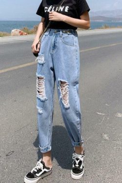 Y2K Grunge Ripped Distressed Mom Jeans - 90s Retro Summer Outfit Essentials