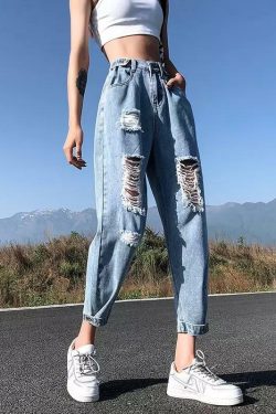 Y2K Grunge Ripped Distressed Mom Jeans - 90s Retro Summer Outfit Essentials