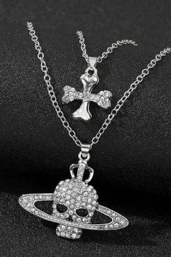 Y2K Grunge Skull & Crossbones Pendant Necklace - Retro 90s Goth Fashion Accessory