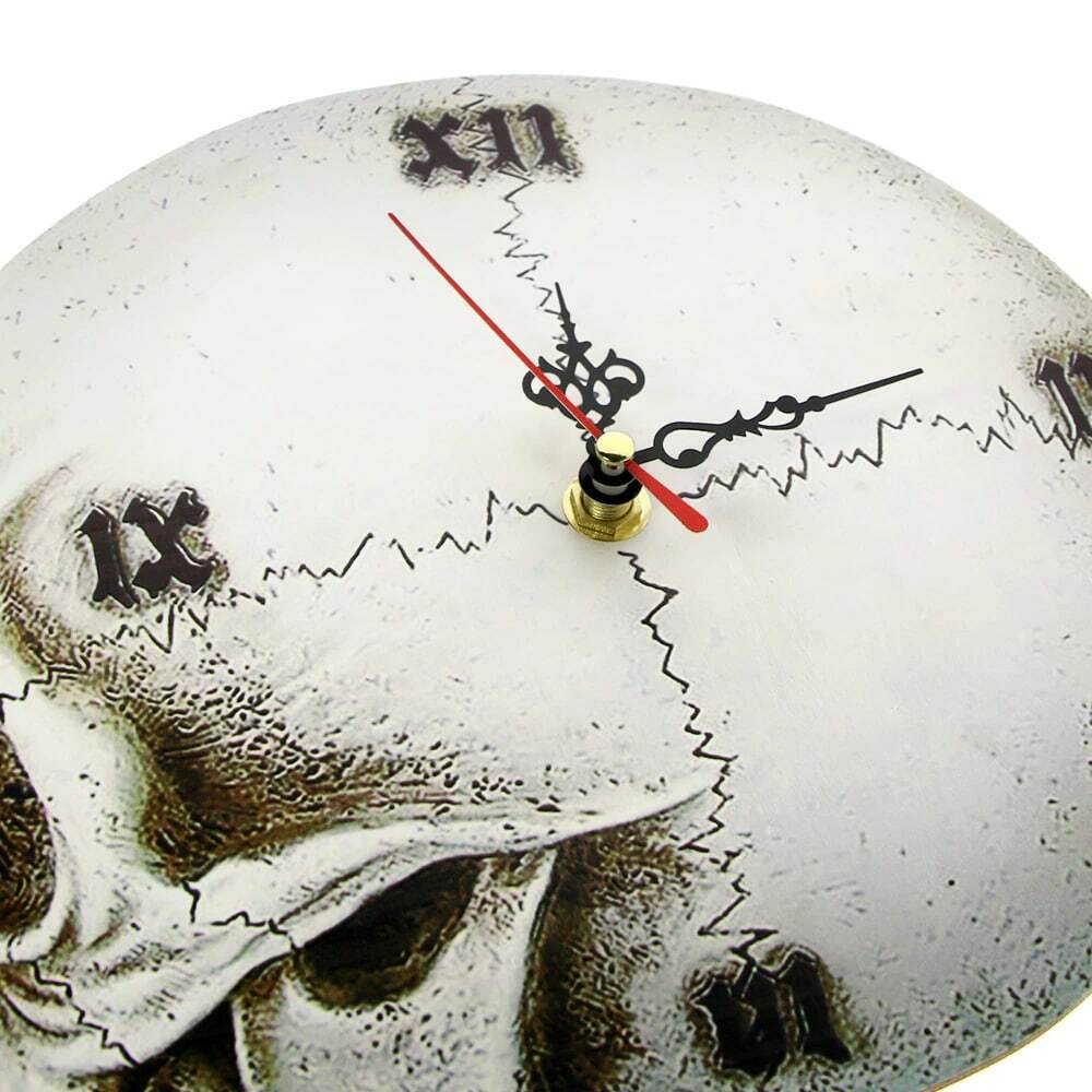 Y2K Grunge Skull Roman Numeral Wall Clock - Retro 90s Goth Decor for Y2K Fashion Enthusiasts
