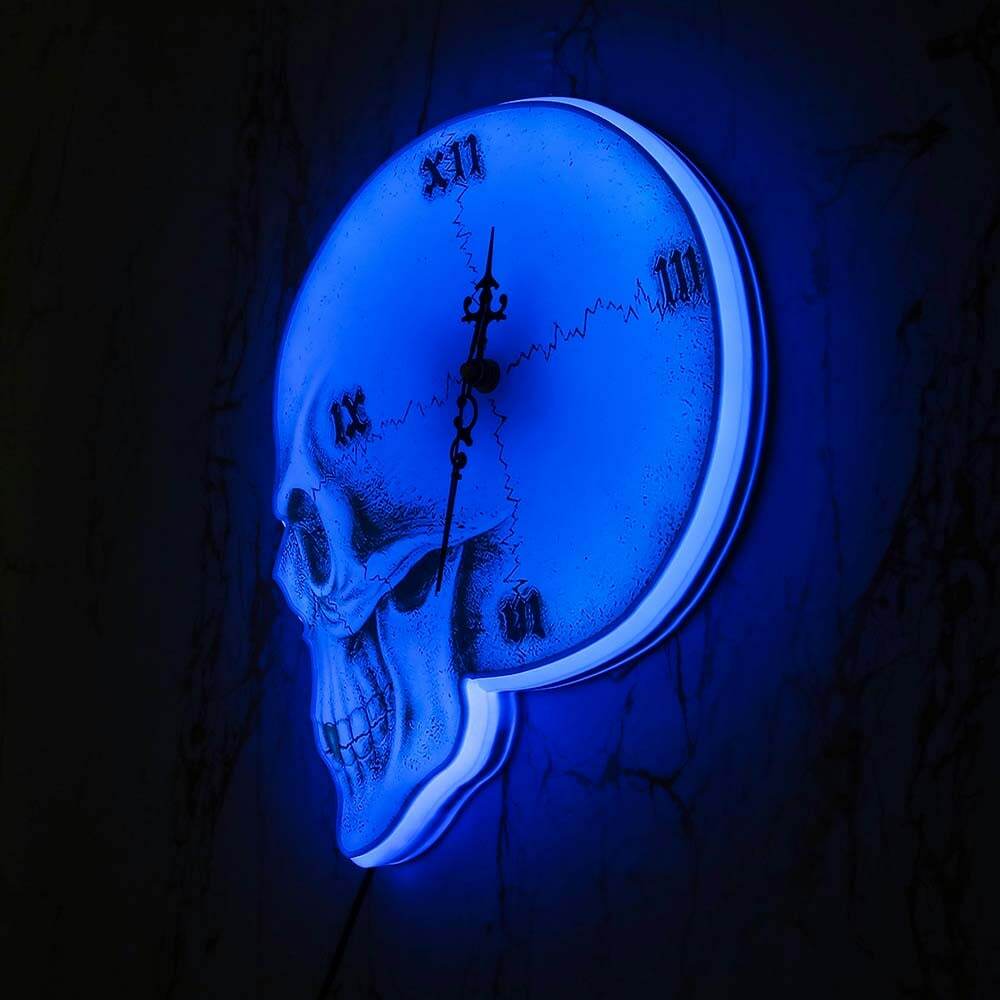 Y2K Grunge Skull Roman Numeral Wall Clock - Retro 90s Goth Decor for Y2K Fashion Enthusiasts