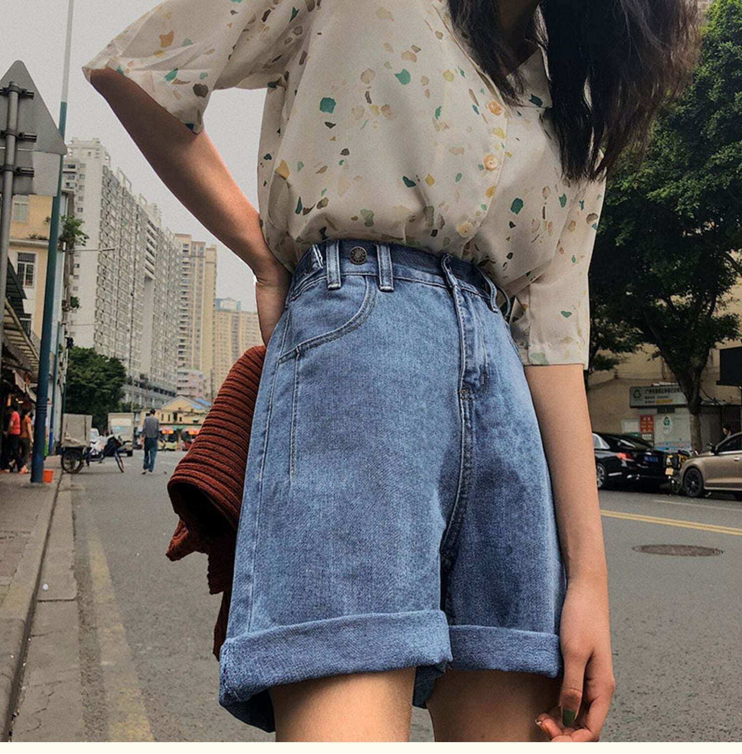 Y2K Grunge Street Style Loose Fit Knee Length Denim Shorts - 90s Retro Summer Fashion