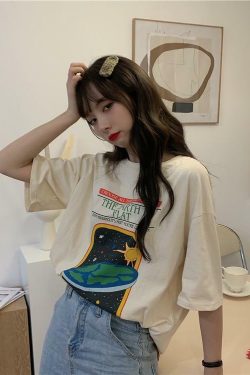 Y2K Grunge Summer Outfit: Retro 90s Fashion, Baby Tees, Y2K Skirts, and Gothic Y2K Styles
