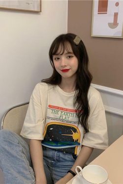 Y2K Grunge Summer Outfit: Retro 90s Fashion, Baby Tees, Y2K Skirts, and Gothic Y2K Styles
