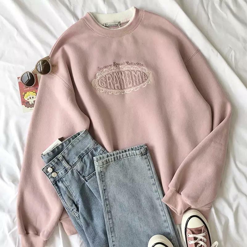 Y2K Grunge Summer Outfit: Retro 90s Fashion, Baby Tees, Y2K Skirts, and Gothic Y2K Styles