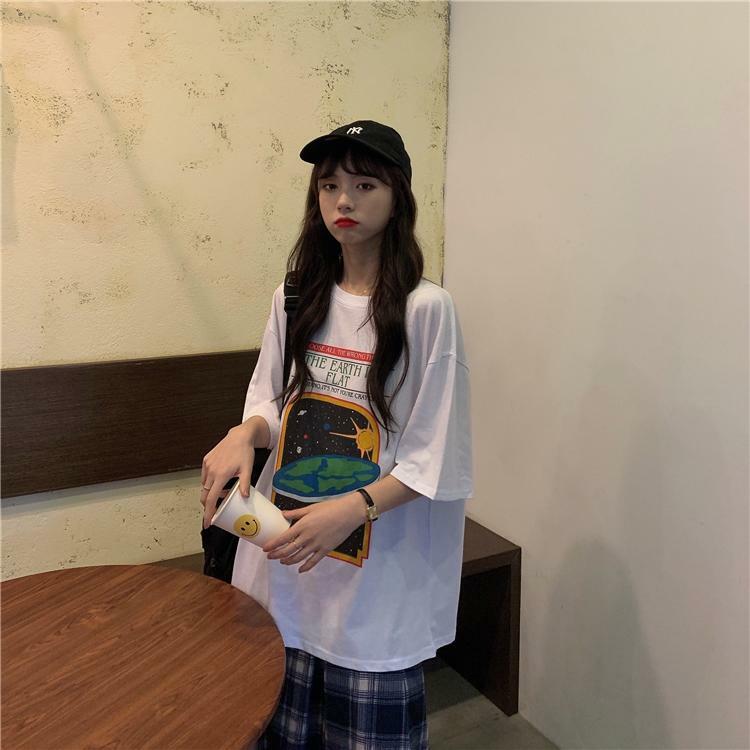 Y2K Grunge Summer Outfit: Retro 90s Fashion, Baby Tees, Y2K Skirts, and Gothic Y2K Styles