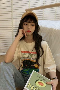 Y2K Grunge Summer Outfit: Retro 90s Fashion, Baby Tees, Y2K Skirts, and Gothic Y2K Styles