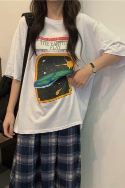Y2K Grunge Summer Outfit: Retro 90s Fashion, Baby Tees, Y2K Skirts, and Gothic Y2K Styles