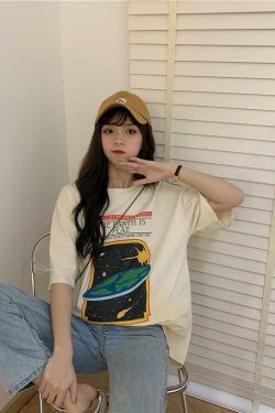 Y2K Grunge Summer Outfit: Retro 90s Fashion, Baby Tees, Y2K Skirts, and Gothic Y2K Styles