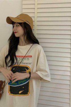 Y2K Grunge Summer Outfit: Retro 90s Fashion, Baby Tees, Y2K Skirts, and Gothic Y2K Styles