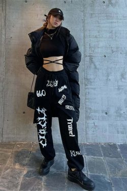 Y2K Grunge Summer Outfits: Gothic Graphic Black Jogging Sweatpants, 90s Retro Style