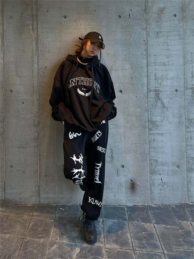 Y2K Grunge Summer Outfits: Gothic Graphic Black Jogging Sweatpants, 90s Retro Style