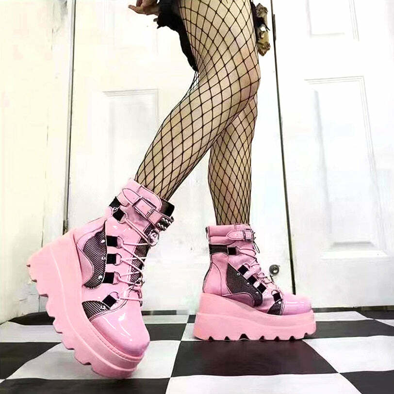 Y2K Grunge Summer Outfits: Retro 90s Fashion, Baby Tees, Skirts, and Gothic Accessories