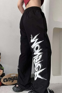Y2K Grunge Summer Outfits: Retro 90s Fashion, Baby Tees, Skirts, and Gothic Accessories