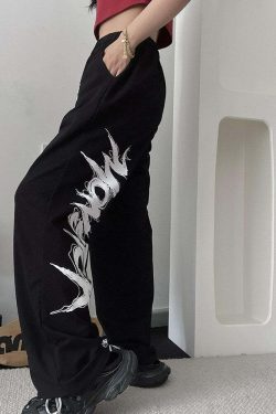 Y2K Grunge Summer Outfits: Retro 90s Fashion, Baby Tees, Skirts, and Gothic Accessories