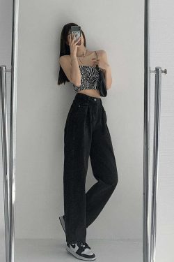 Y2K Grunge Summer Outfits: Retro 90s Fashion, Baby Tees, Skirts, and Popstar Vibes