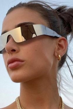 Y2K Grunge Summer Outfits: Retro 90s Fashion, Baby Tees, Y2K Skirts, and Reflective Sunglasses