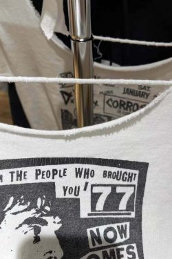 Y2K Grunge Vintage Punk Rock T-Shirt - 90s Fashion, Retro Style, Y2K Summer Outfits