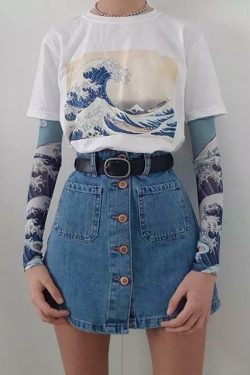 Y2K Grunge Wave of Kanagawa T-Shirt - Retro 90s Summer Outfit, Pastel Goth, Y2K Fashion