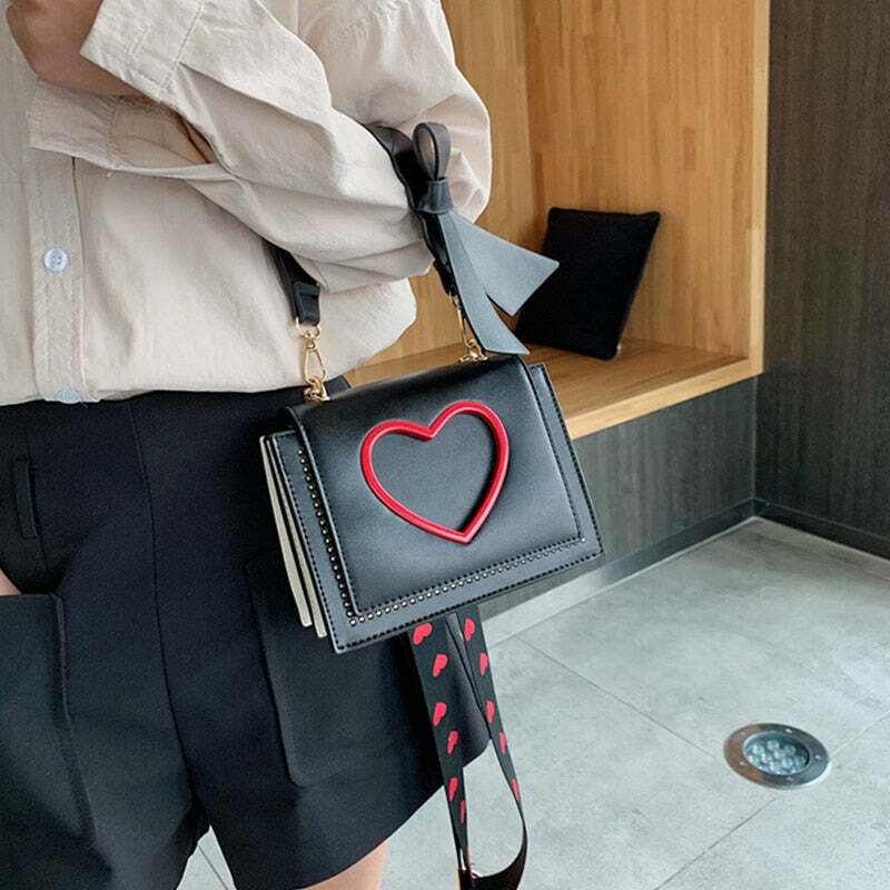 Y2K Heart Hollow Out Crossbody Bag - Retro 90s Grunge, Y2K Summer, Party & Club Outfits
