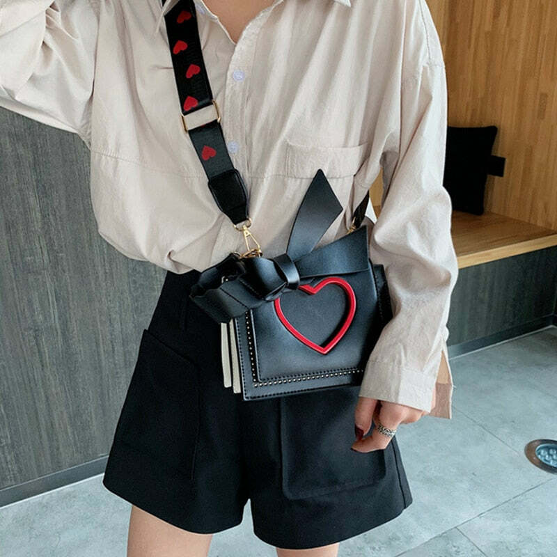 Y2K Heart Hollow Out Crossbody Bag - Retro 90s Grunge, Y2K Summer, Party & Club Outfits