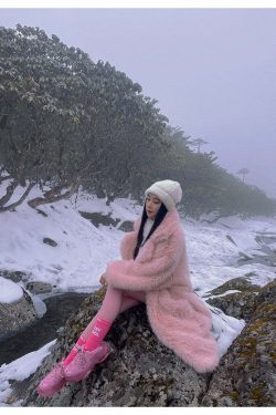 Y2K Long Oversized Pink Fluffy Faux Fur Coat - Retro 90s Grunge, Y2K Party & Summer Outfits