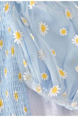 Y2K Soft Girl Ruffled Floral Top - Daisies | 90s Grunge, Retro Summer, Pastel Goth Fashion