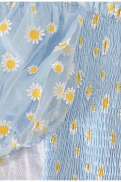 Y2K Soft Girl Ruffled Floral Top - Daisies | 90s Grunge, Retro Summer, Pastel Goth Fashion