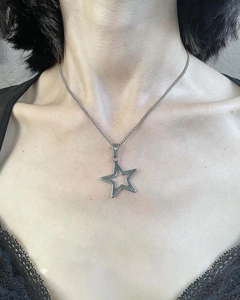 Y2K Star Necklace - Retro 90s Grunge, Pastel Goth, and Popstar Fashion Accessory