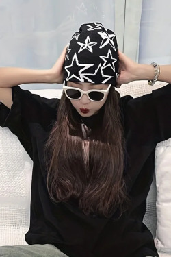 Y2K Summer Grunge Outfits: Retro 90s Fashion, Baby Tees, Skirts, Shorts, and Popstar Looks