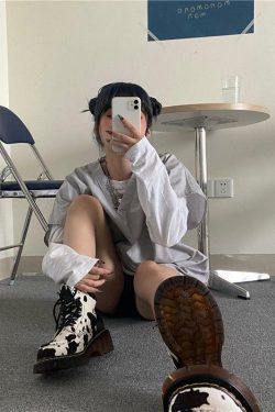 Y2K Summer Grunge Outfits: Retro 90s Fashion, Y2K Shorts, Skirts, Tops, and Accessories