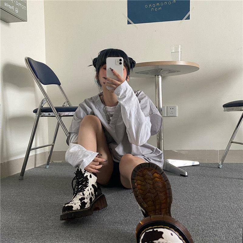 Y2K Summer Grunge Outfits: Retro 90s Fashion, Y2K Shorts, Skirts, Tops, and Accessories